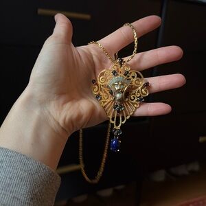 Vintage Lion Plate Brooch & Neclace